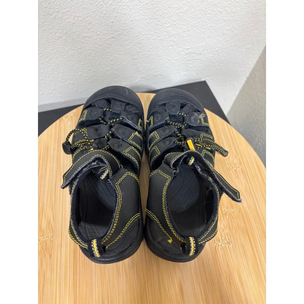 KEEN Sandals Kids 2 Newport H2 Black Yellow Waterproof Sport Hiking Shoes Play